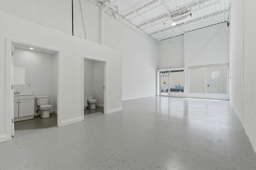 More Photos Of 397 Humberline Dr, Toronto Warehouse For Sale