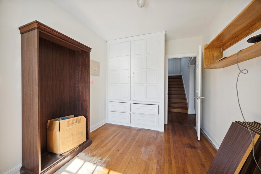 More Photos Of 400 E 21st St, Chester Office For Sale