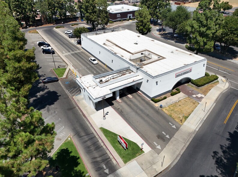 More Photos Of 590 E Shaw Ave, Fresno Bank For Sale