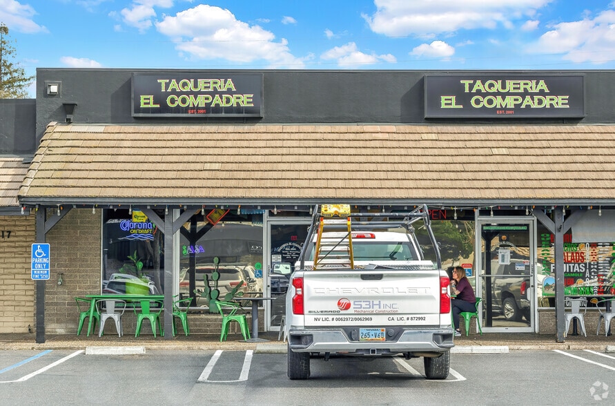 More Photos Of 839-921 W Roseburg Ave, Modesto General Retail For Lease