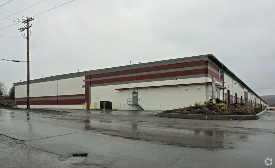 More Photos Of 1026 Reeves St, Dunmore Warehouse For Lease