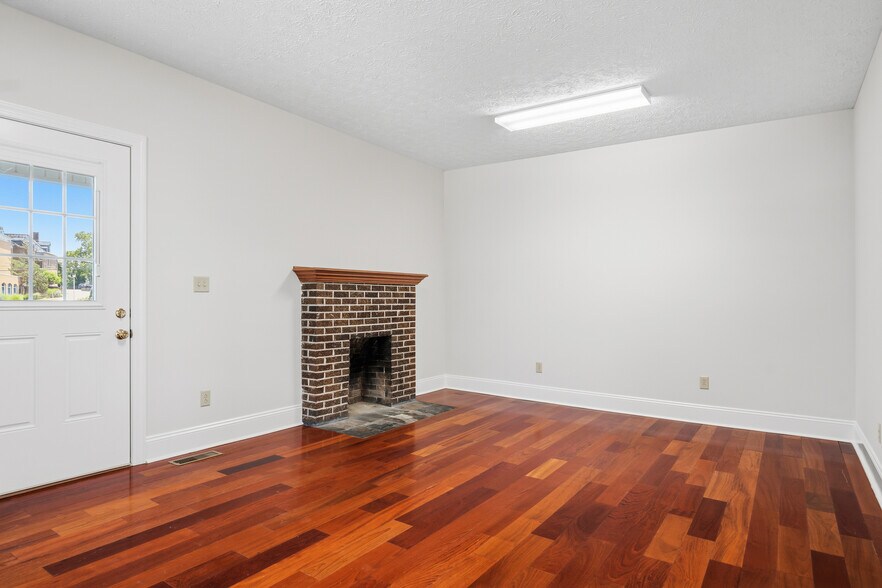 More Photos Of 6245 University Park Dr, Radford Office Residential For Sale
