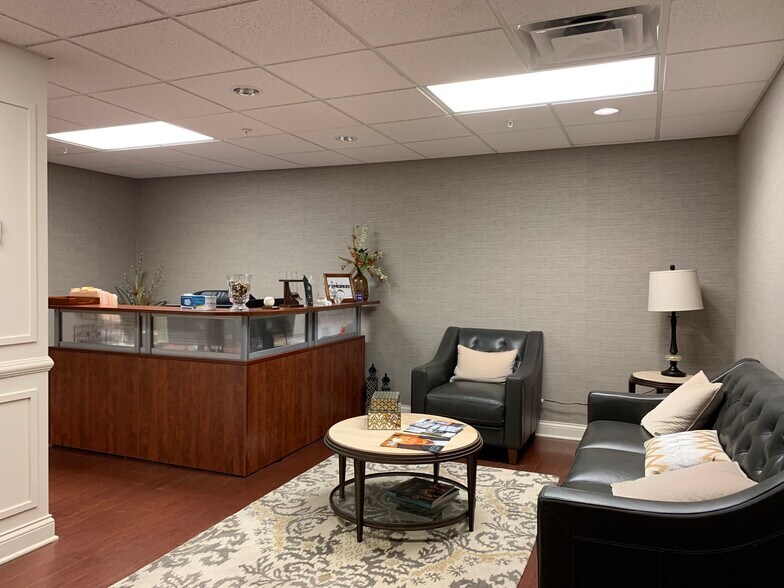 More Photos Of 105 W 4th St, Cincinnati Apartments For Lease