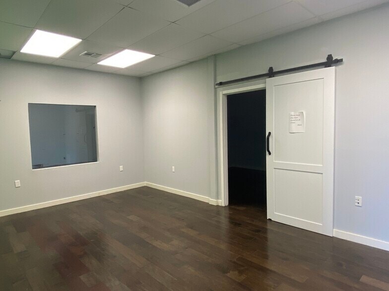 More Photos Of 4093 N 28th Way, Hollywood Warehouse For Lease