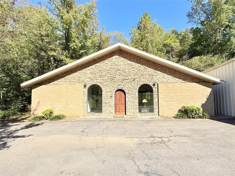 More Photos Of 15288 AR-22, Dardanelle Office For Sale