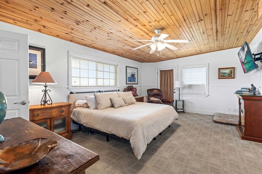 More Photos Of 2 FM 289, Comfort Specialty For Sale