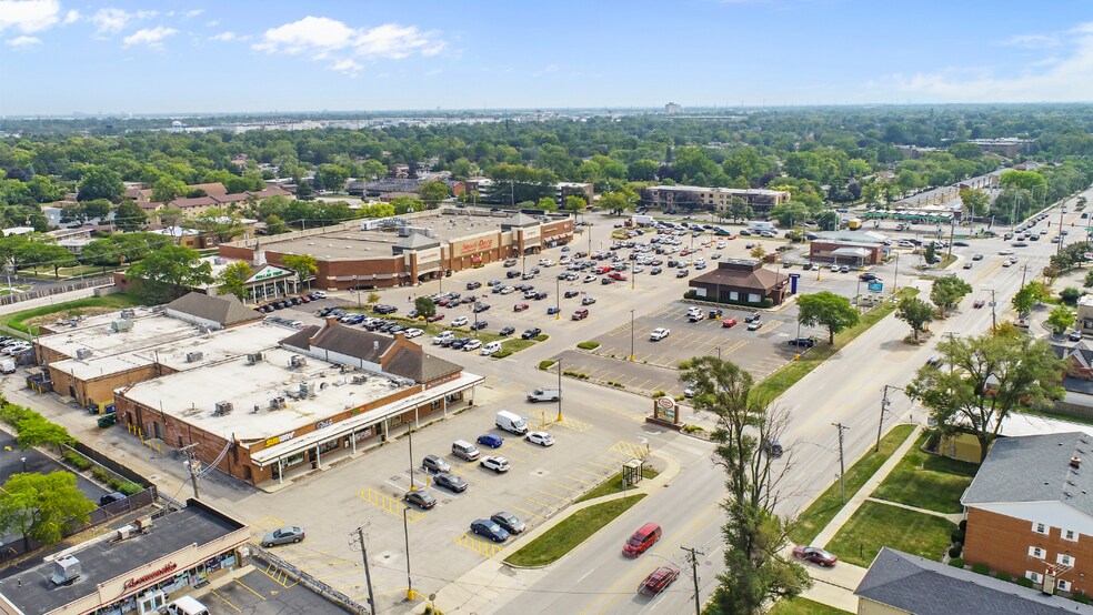 More Photos Of 1147 S York Rd, Bensenville General Retail For Lease