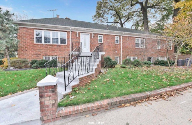 Primary Photo Of 8702 188th St, Jamaica Office For Lease
