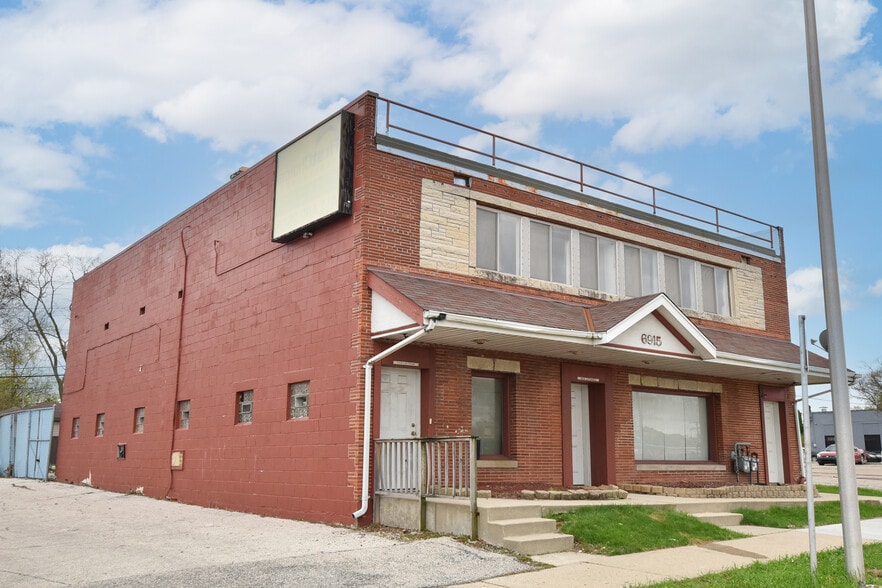 Primary Photo Of 6915 W Capitol Dr, Milwaukee Office For Sale