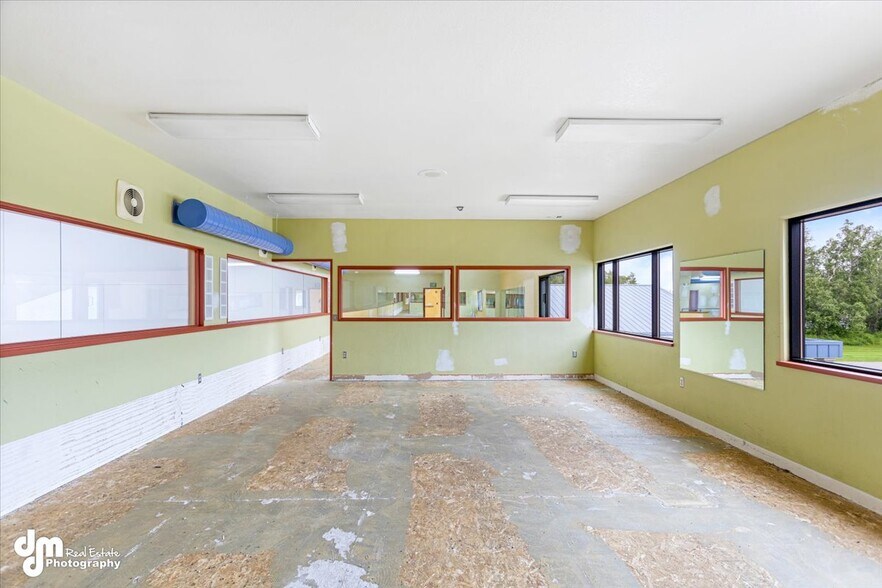 More Photos Of 1901 N Hemmer Rd, Palmer Medical For Sale