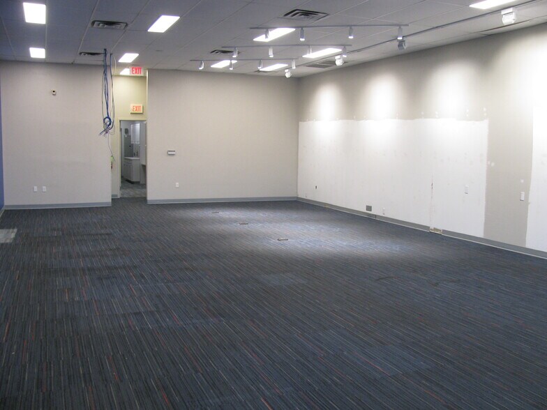 More Photos Of 1211-1217 NW Sheridan Rd, Lawton Unknown For Lease