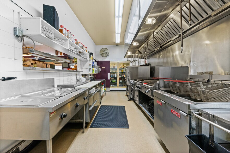 More Photos Of 1916 10th Av, Spruce View Restaurant For Sale