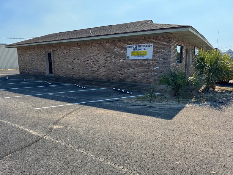 More Photos Of 114-116 Benning Dr, Destin Storefront For Sale