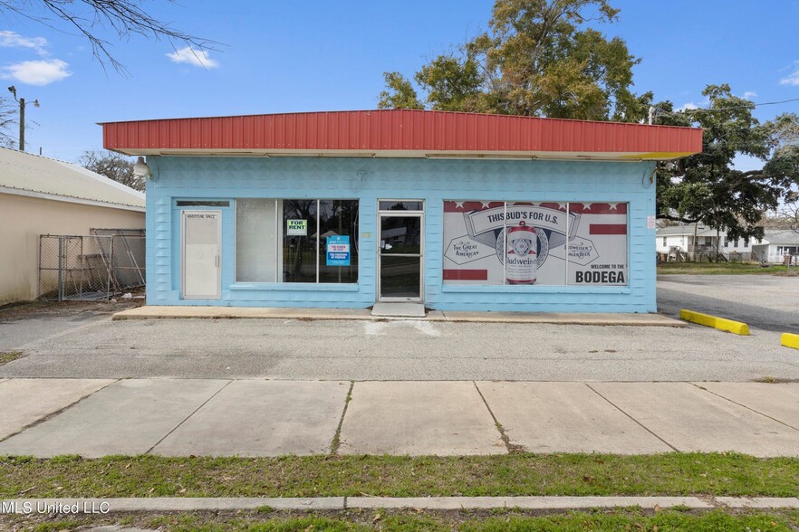 Primary Photo Of 319 Caillavet St, Biloxi Convenience Store For Sale