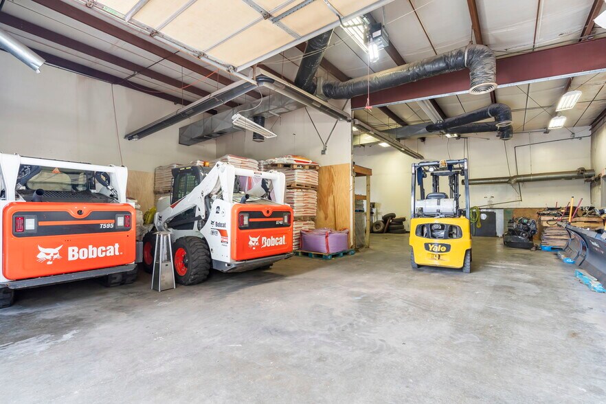 More Photos Of 5410 S Daniel St, Battlefield Manufacturing For Sale