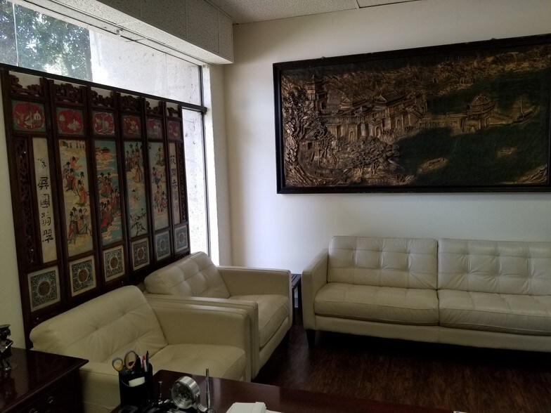 More Photos Of 235-255 W Mission Blvd, Pomona Office For Lease