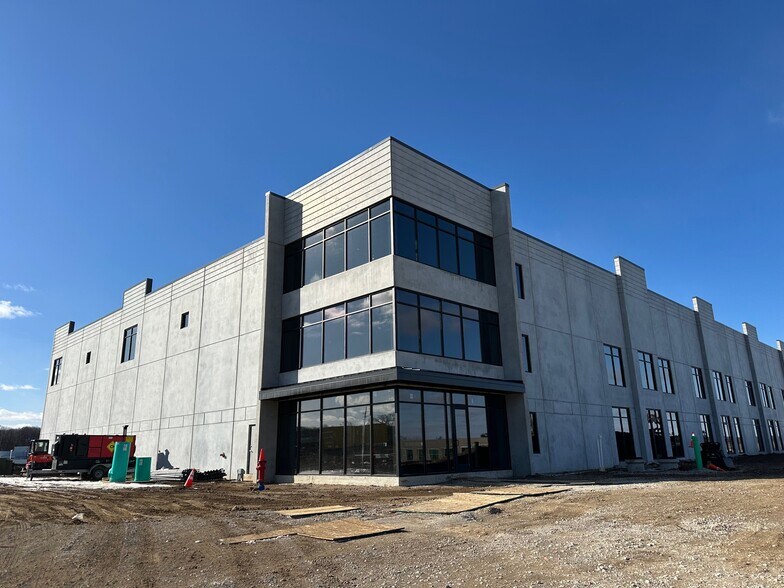 Primary Photo Of 6001 Thornton Ave, Des Moines Industrial For Lease