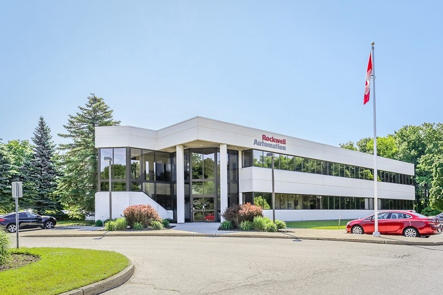 Primary Photo Of 360 Holiday Inn Dr, Cambridge Flex For Lease