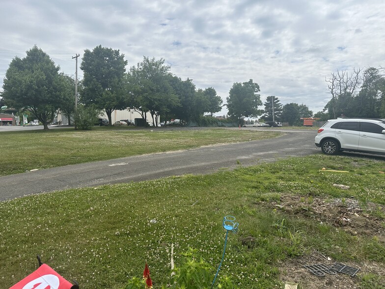 More Photos Of 27 S Sproul Rd, Broomall Land For Lease