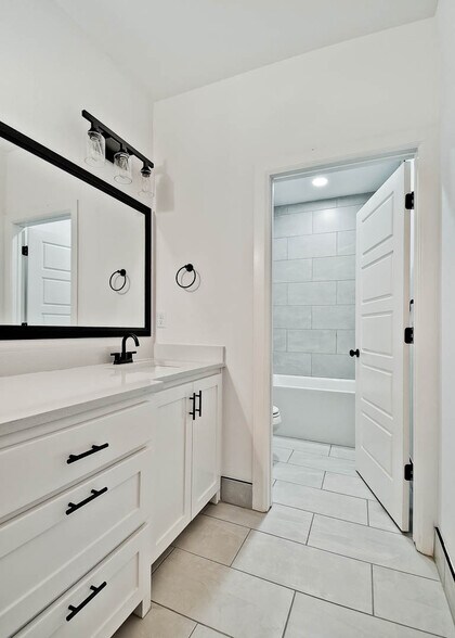 More Photos Of 502-510 W Persimmon St, Rogers Apartments For Sale