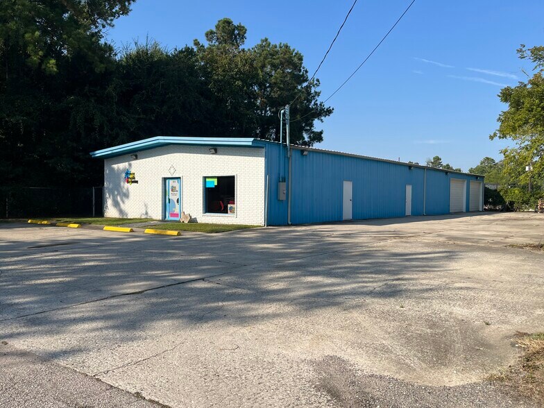 More Photos Of 1010 Rayford Rd, Spring Warehouse For Lease