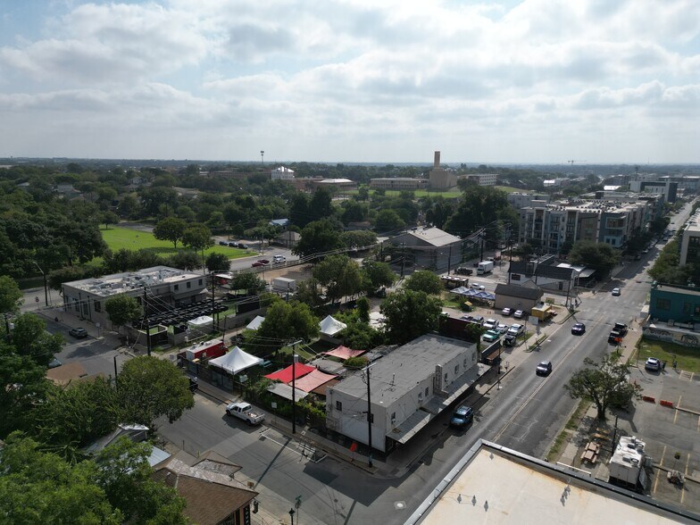 More Photos Of 1500 E 6th St, Austin Storefront Retail Residential For Sale