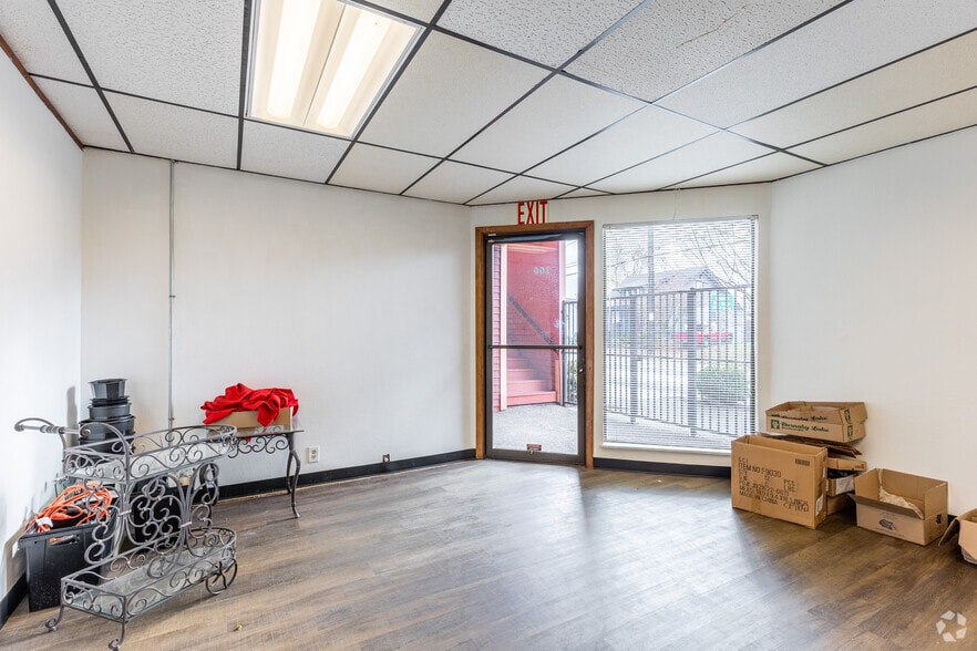 More Photos Of 7025 N Lombard St, Portland Storefront Retail Office For Lease