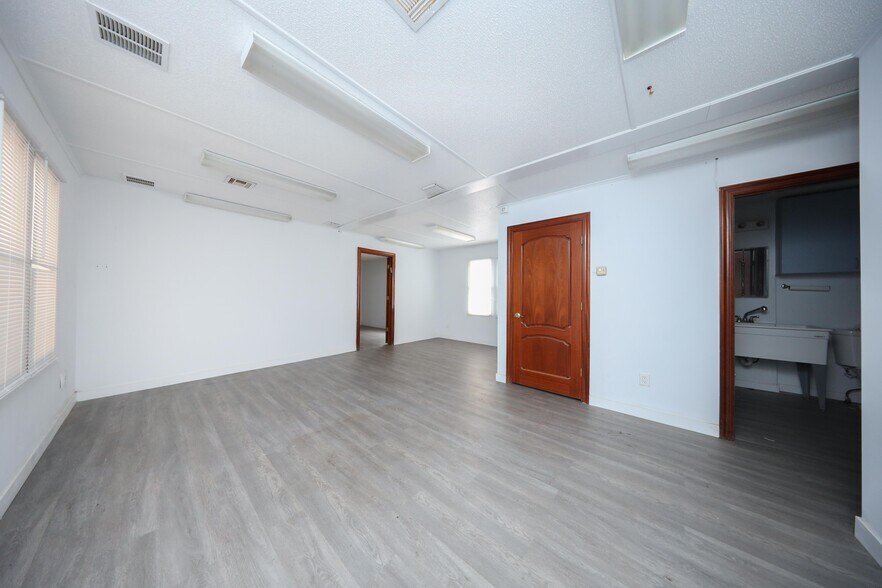 More Photos Of 343 Sand Ln, Staten Island Daycare Center For Sale