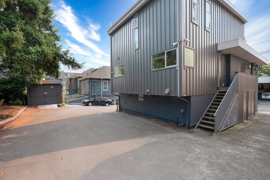 More Photos Of 166 Roy St, Seattle Office Residential For Sale