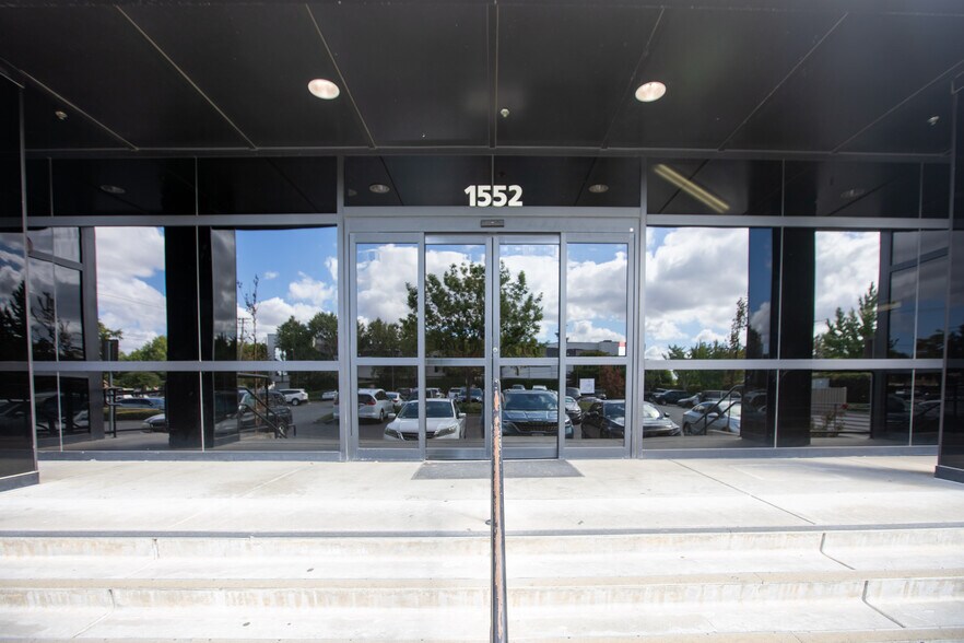 More Photos Of 1552 Coffee Rd, Modesto Medical For Lease