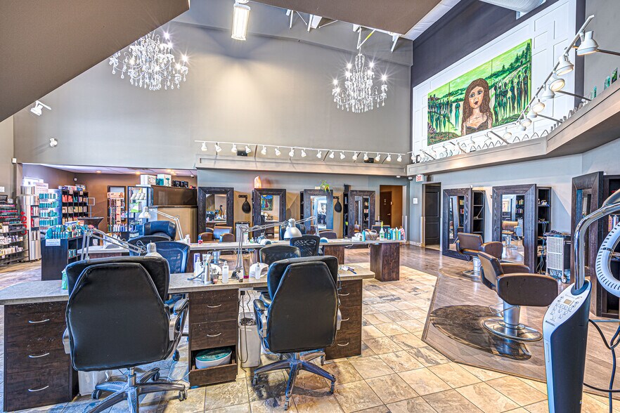 More Photos Of 2602 50 Av, Lloydminster Showroom For Sale