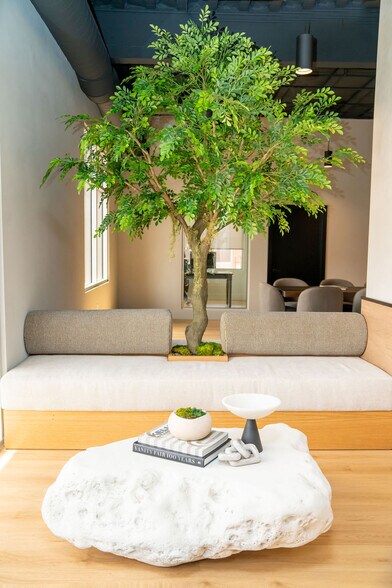 More Photos Of 2252 Pama Ln, Las Vegas Loft Creative Space For Lease