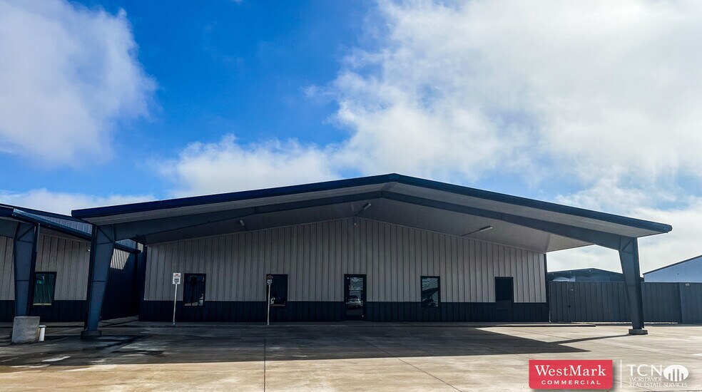 Primary Photo Of 6621 Xenia, Lubbock Warehouse For Sale