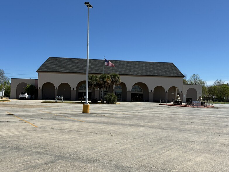 Primary Photo Of 1940 Ormond Blvd, Destrehan Specialty For Sale
