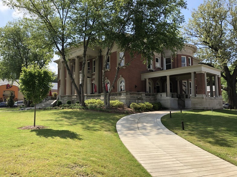 More Photos Of 1433 Union Ave, Memphis Storefront Retail Office For Sale