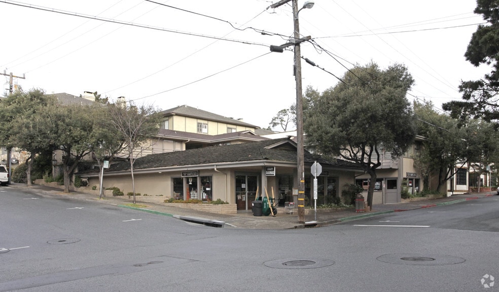 More Photos Of 104 Mission St, Carmel Storefront Retail Office For Lease