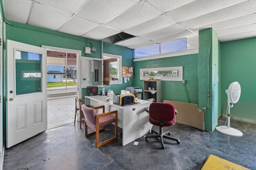 More Photos Of 801 Court Ave, Chariton Service Station For Sale