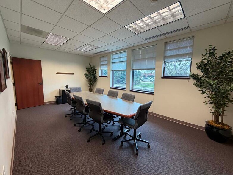 More Photos Of 3167 Robbins Rd, Springfield Office For Sale