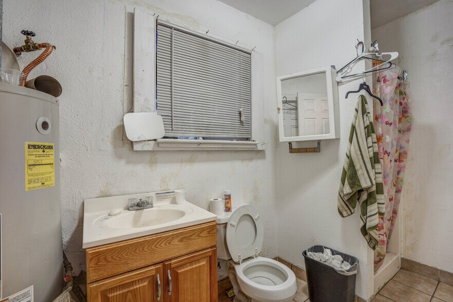 More Photos Of 854 Crows Landing Rd, Modesto Auto Dealership For Sale