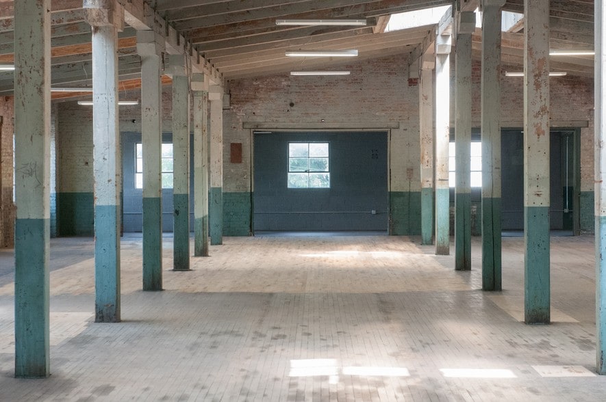 More Photos Of 315 Albemarle Ave SE, Roanoke Industrial For Lease