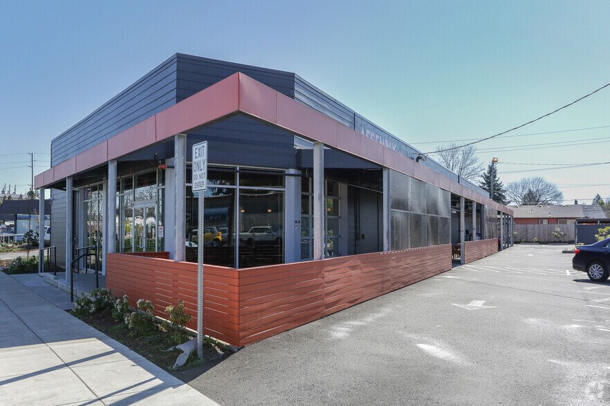 More Photos Of 6112 SE Foster Rd, Portland Freestanding For Sale