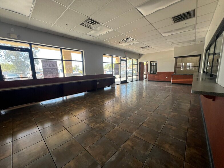 More Photos Of 3925 N 67th Ave, Phoenix Freestanding For Lease