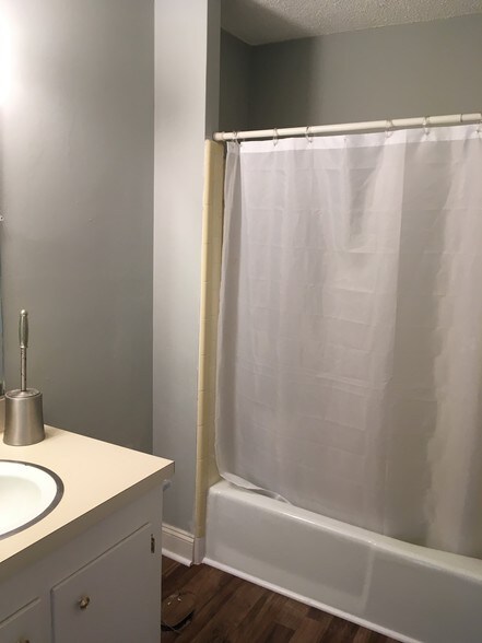 More Photos Of 635 E Bay St, Charleston Office Residential For Lease