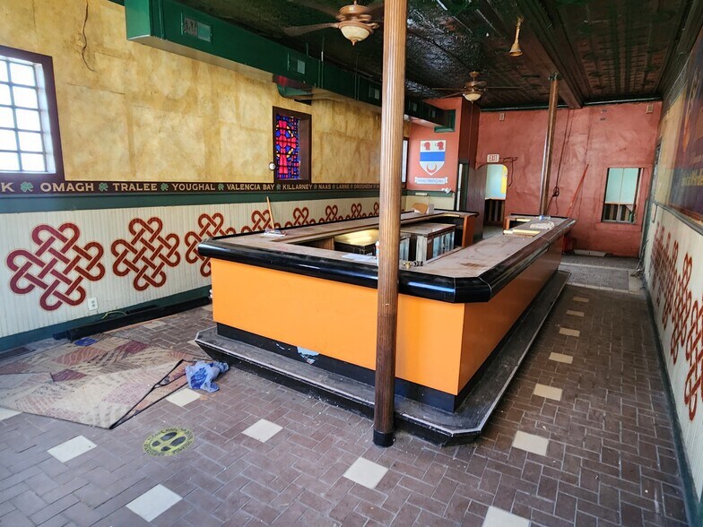 More Photos Of 1600 Bingham St, Pittsburgh Bar For Sale