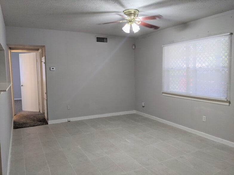 More Photos Of 704 E 22nd St, Houston Apartments For Sale