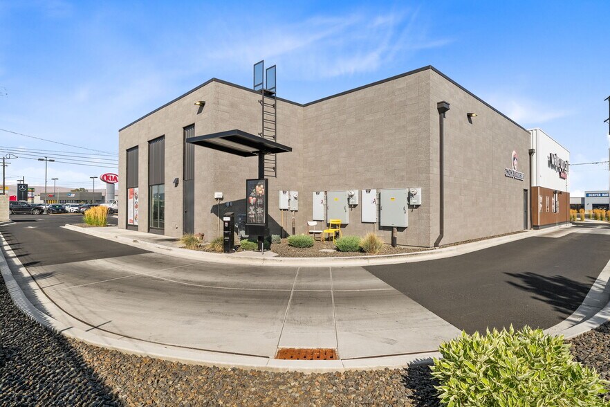 More Photos Of 1802 1st, Yakima Restaurant For Sale