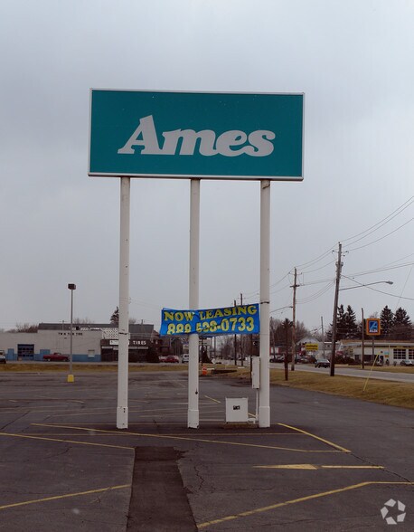 More Photos Of 3162-3180 Lake Rd, Horseheads Storefront For Sale