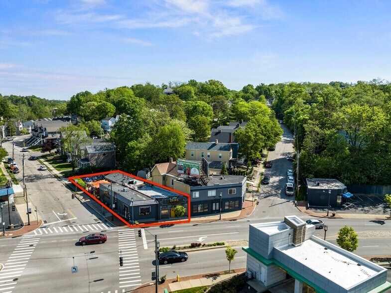 More Photos Of 3538 Columbia Pky, Cincinnati Restaurant For Sale