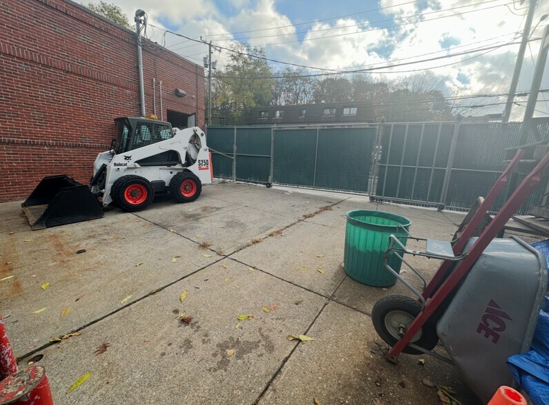 More Photos Of 4 Riversville Road Rd, Greenwich Land For Lease