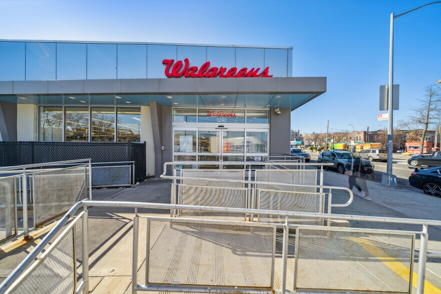 More Photos Of 1242 Liberty Ave, Ozone Park Drugstore For Lease